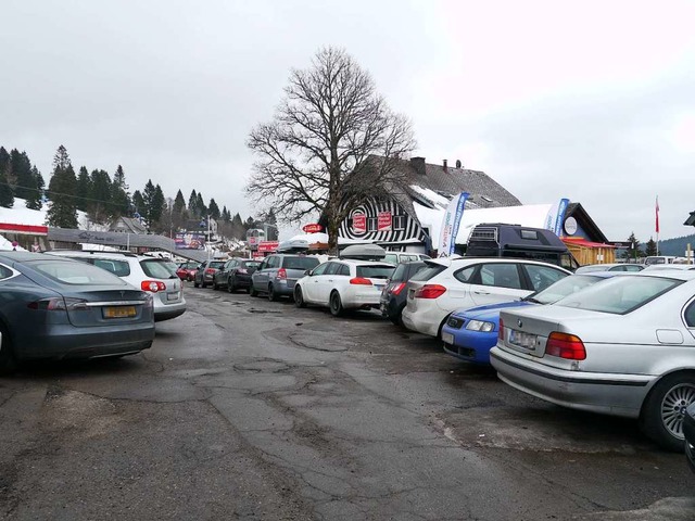 Die Parksituation auf dem Feldberg ist... Verkehrsleitsystem verbessert worden.  | Foto: Mariella Hutt