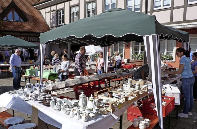 Auf dem Trdelmarkt des Museumsvereins...cher Besucher ein Schnppchen machen.   | Foto: Christine Weirich