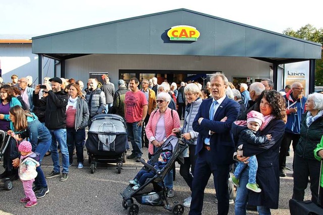 Viel los war bei der Erffnung des CAP-Marktes in Pfaffenweiler  | Foto: Ralph Fautz