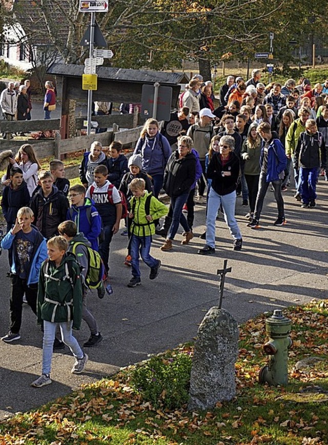 Viele Teilnehmer hatte die Prozession ...llenberger Chilbi im vergangenen Jahr.  | Foto: Hans-Jrgen Sackmann