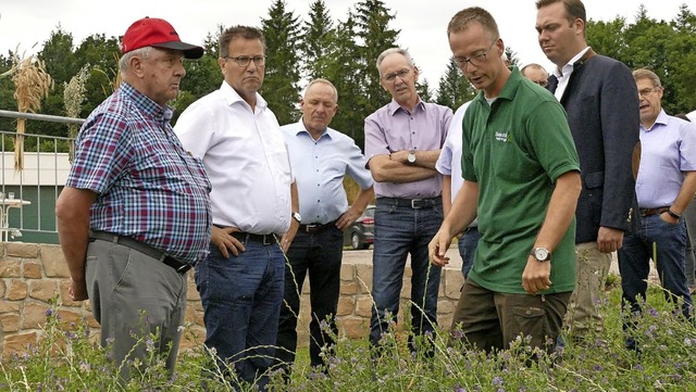Besuch vom Landwirtschaftsminister im ... wie er seinen Biohof bewirtschaftet.   | Foto: Martin Wunderle