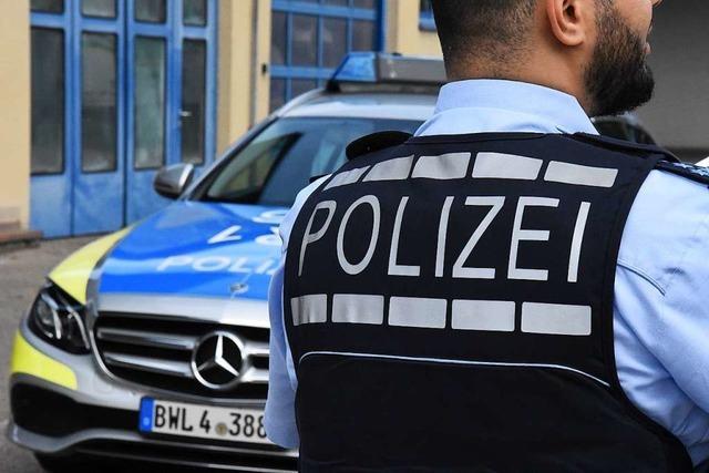 Polizei ermittelt wegen eines rechtsextremen Schriftzugs am Denzlinger Bahnhof