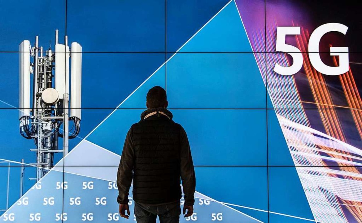 Der Ausbau des Mobilfunknetzes gilt als ausgemachte Sache (Symbolfoto).  | Foto: Boris Roessler (dpa)