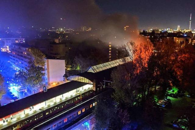 Nach dem Brand des Sonderzugs der SC-Fans in Berlin läuft die Suche nach der Ursache