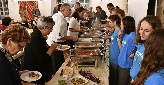 Ein kstliches Essen gab es beim Benef...d von Unicef in der Alten Feuerwache.   | Foto: Barbara Ruda