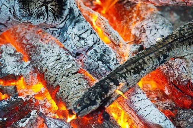 Grill mit Benzin entzndet - Kind erleidet schwere Brandverletzungen