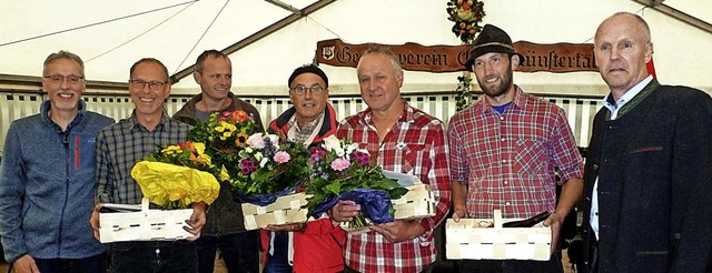 Brgermeister Rdiger Ahlers (von rech...folge Klaus Pfefferle angetreten hat.   | Foto: Eberhard Gross