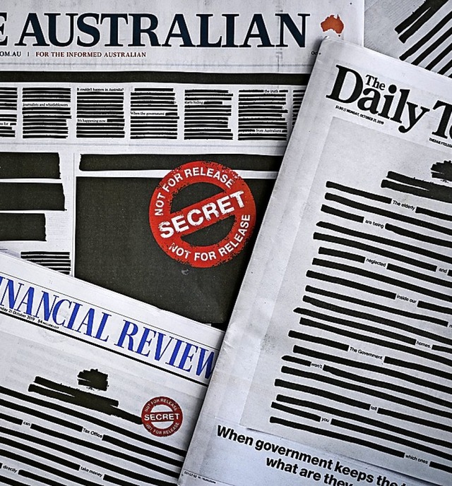 Viele australische Zeitungen erschienen mit zensierten Titelseiten.  | Foto: Lukas Coch (dpa)