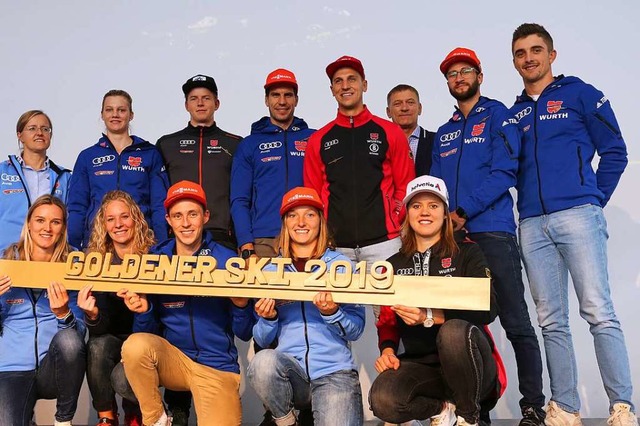 Gewinner des Goldenen Skis: (vorne v. ...ler (Skisprung) und  Janosch Brugger.   | Foto: Karl-Josef Hildenbrand (dpa)