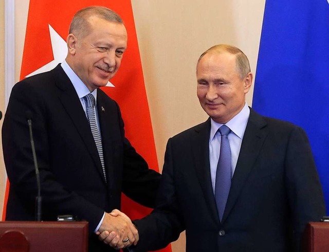 Erdogan (links) und Putin am Dienstagabend  | Foto: Sergei Chirikov (dpa)