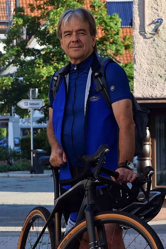Peter Ulrich fhrt mit dem Fahrrad zur Arbeit.  | Foto: Stefan Ammann