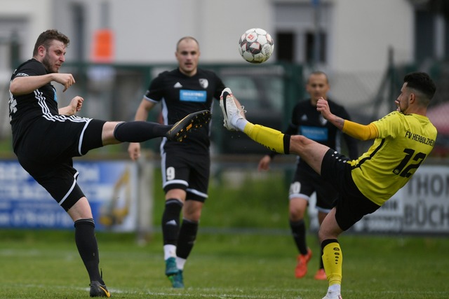 Zehntausende Fuballfans in der Region...en ber ihren lokalen Lieblingsverein.  | Foto: Patrick Seeger