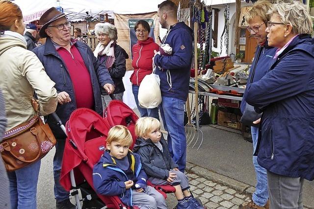 Besucher tauchen ins Dorfleben ein