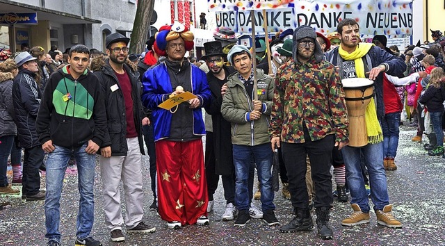 Ein sichtbares Zeichen von Integration...tlingen bei der Fasnacht in Neuenburg.  | Foto: Volker Mnch