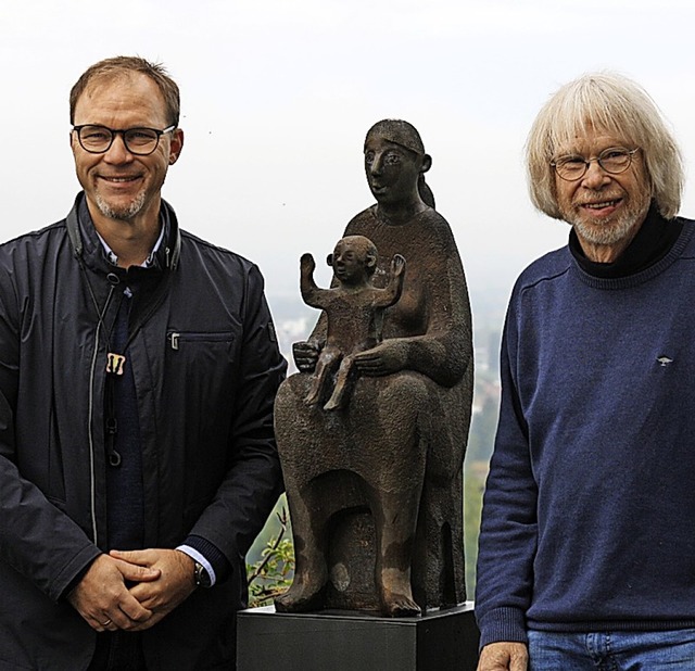 Brgermeister Daniel Kietz (l.) und K...g&#8220; in den Weinbergen bei Riegel.  | Foto: Christiane Franz