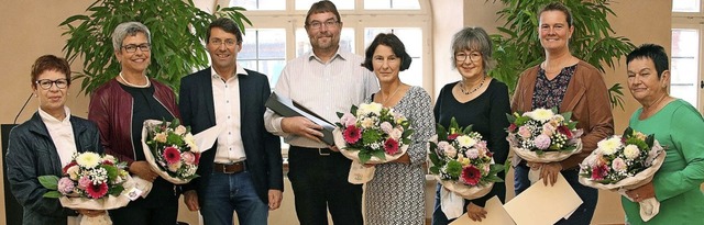 Brgermeister Bruno Metz (Dritter von ...tephanie Scherer und Barbara Siegmund.  | Foto: Ulrike Hiller