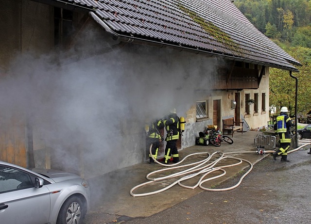 Herbstbung der Gesamtwehr der Freiwil... auf dem Reschlierdenhof in Siegelau.   | Foto: Karin Hei