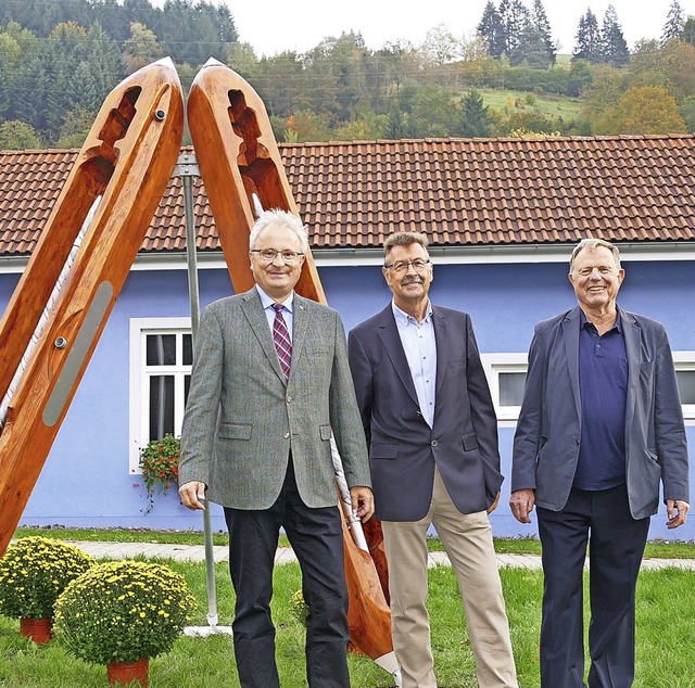 Einweihung der neuen Skulptur vor dem ...ilmuseum)  und Gnner Eberhard Frber.  | Foto: Sarah Trinler