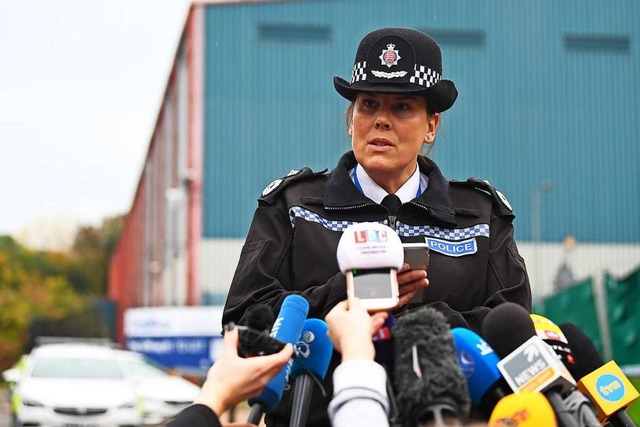 Vize-Polizeichefin Pippa Mills erlutert den Stand der Ermittlungen.  | Foto: Victoria Jones (dpa)