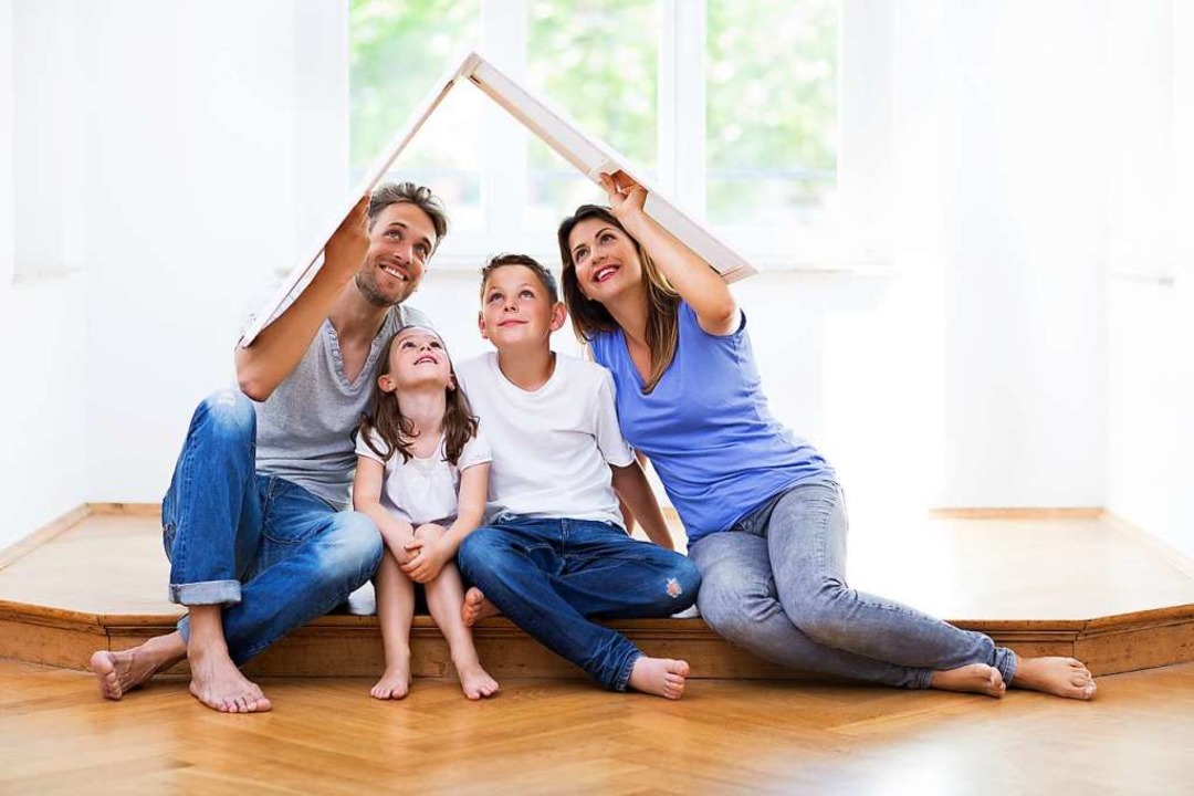 Familien mit Kindern werden bei der Bauplatzvergabe bevorzugt.  | Foto: drubig-photo  (stock.adobe.com)