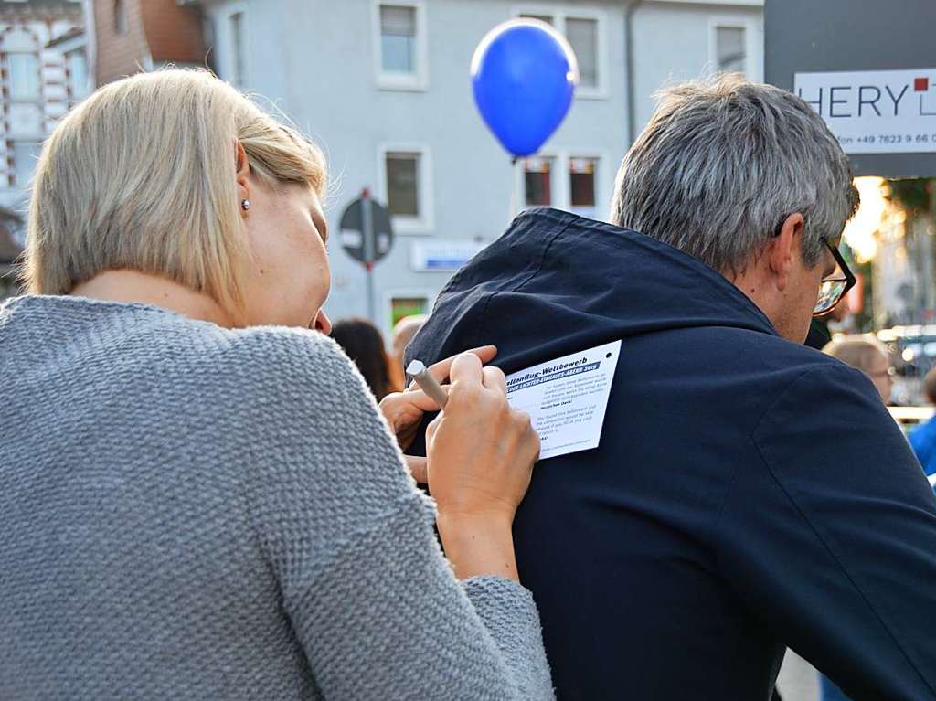 Karten ausfllen zur Luftballonaktion