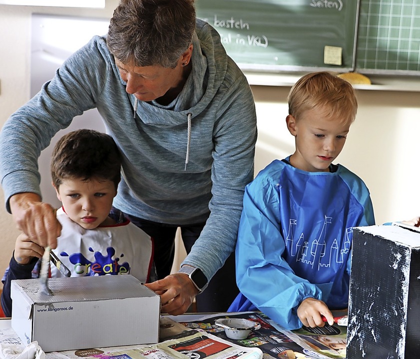 Mauersteine fr die Inszenierung ihrer...lasse am Fredericktag der Grundschule.  | Foto: Martha Weishaar