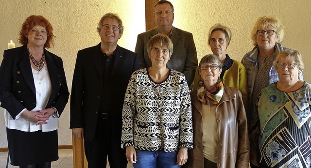 Pfarrer Martin Rathgeber (Zweiter von ... Renate Hundertmark und  Ilona Grber   | Foto: Susanne Schleinzer-Bilal