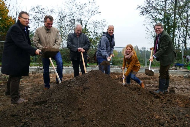 Freuen sich auf den Kraftwerksblick (v...er,  Sabine Schneider und Tobias Benz.  | Foto: Verena Pichler