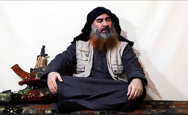 Al-Bagdadi in einem undatierten Video,... Medienkanal des IS, verbreitet wurde.  | Foto: Uncredited (dpa)