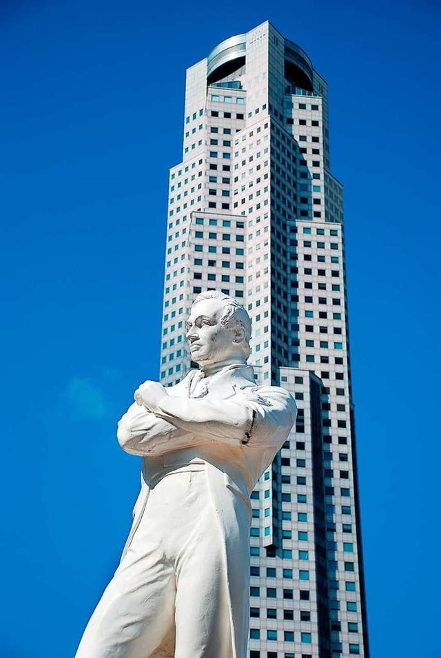 Das Denkmal des Singapur-Grnders Stamford Raffles.   | Foto: Bernd Kramer