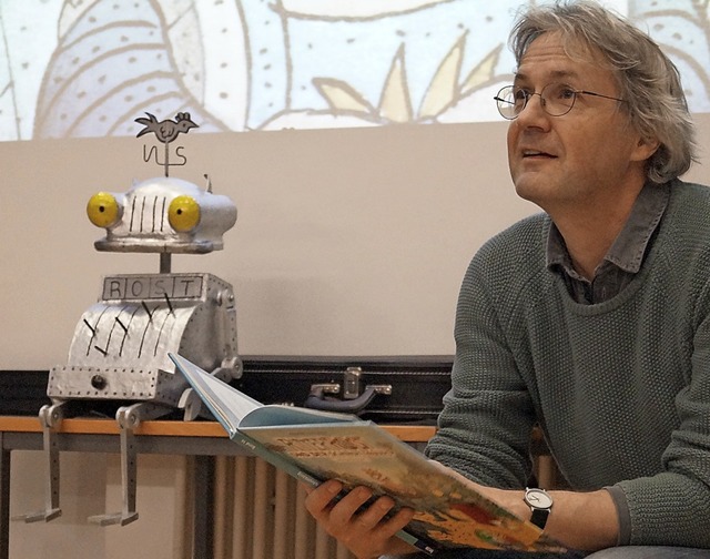 Ritter Rost und sein &#8222;Vater&#822...er Stadtbibliothek Offenburg zu Gast.   | Foto: Christine Storck-Haupt