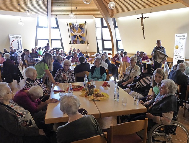 Gut besucht war das  Herbstfest der Ki...tation Oberes Elztal im Pfarrzentrum.   | Foto: Roland Gutjahr