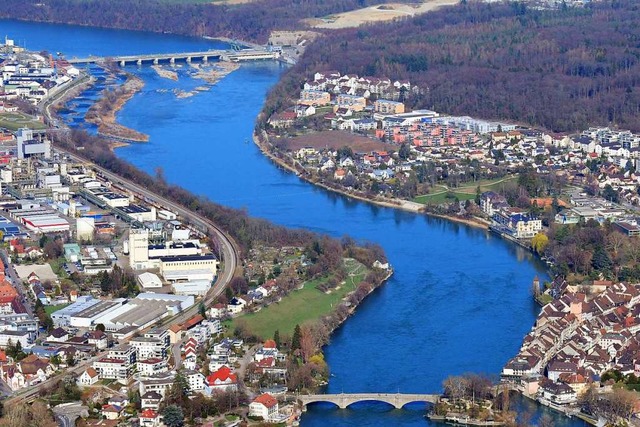 Der Fugngerberweg ber den Rhein (o...onzessionsvertrag bis 2069 garantiert.  | Foto: Erich Meyer