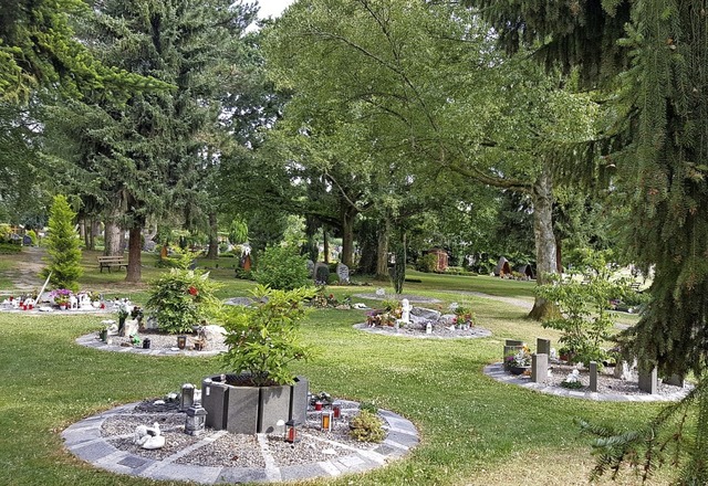 Kreisfrmig angelegte Urnenreihengrbe... dem Weingartenfriedhof in Offenburg.   | Foto: Stadt Offenburg 