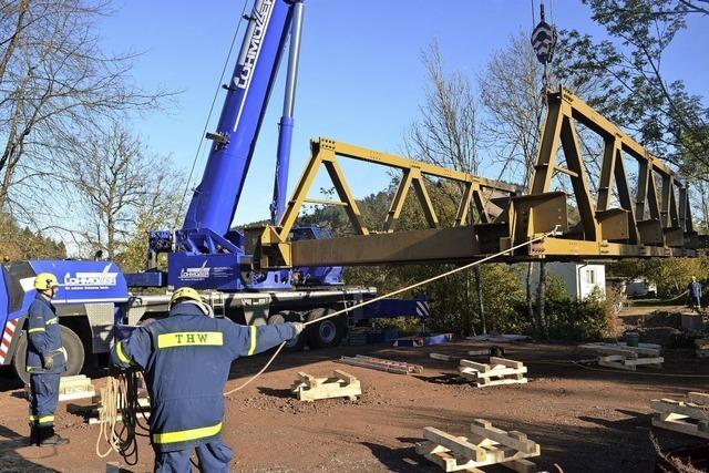 Ersatzbrcke ber den Yacher Bach wurde abgebaut