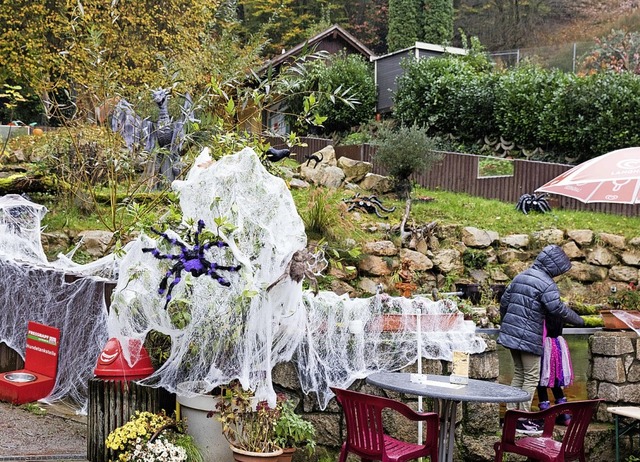 Der Schwarzwaldzoo war auf Schritt und...ustzlich Lichtgeister unterwegs sind.  | Foto: Gabriele Zahn