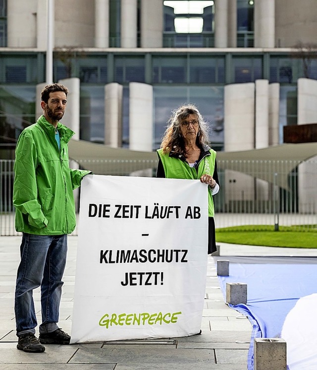Greenpeace macht Druck &#8211; jetzt auch vor Gericht.  | Foto: Christoph Soeder