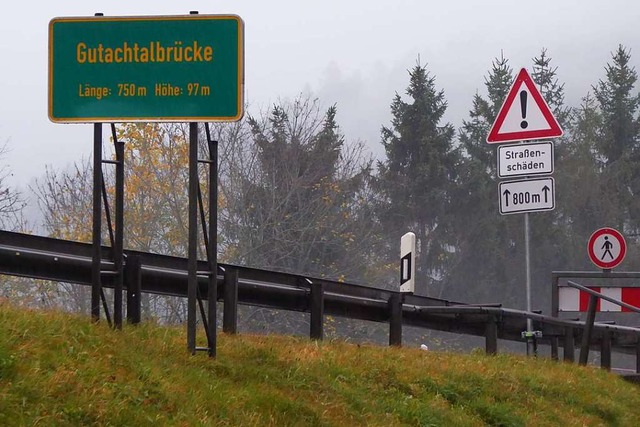 97 Meter hoch verluft die Brcke der Bundesstrae 31 ber der Gutach.  | Foto: Peter Stellmach