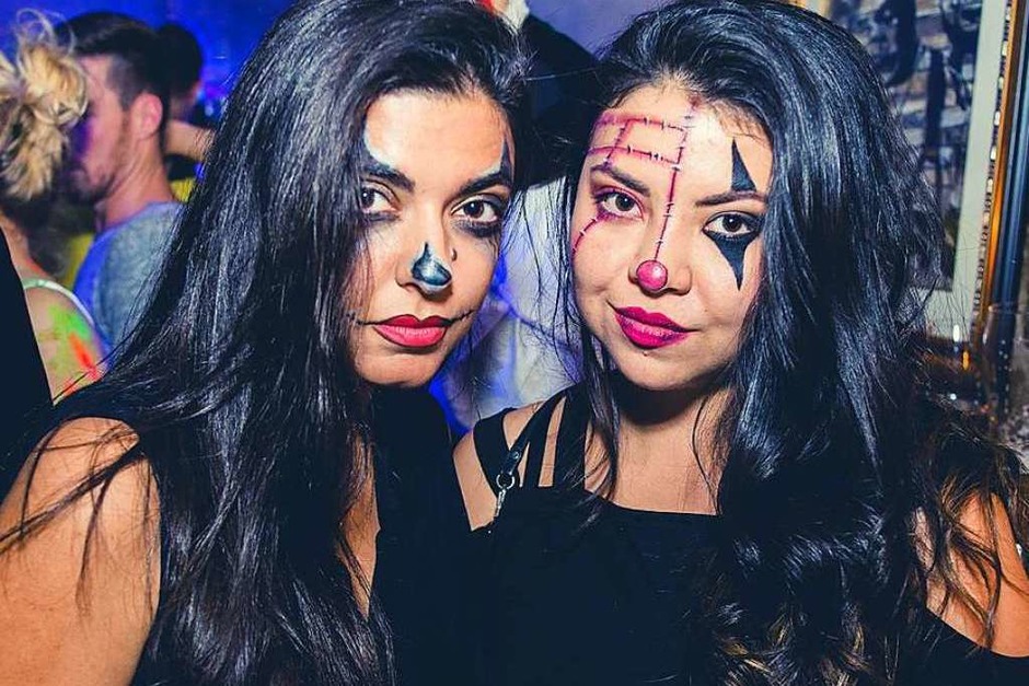 Geister, Zombies und mehr kamen zur Halloweenparty im Bruder Wolf. (Foto: Fabio Testa) Geister, Zombies und mehr kamen zur Halloweenparty im Bruder Wolf. (Foto: Fabio Testa)
