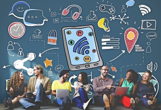Social Media Networking Communication Connecting Concept  | Foto: Adobe Stock Rawpixel.com