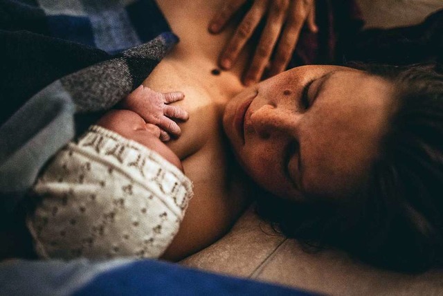 Einblick in ein lebensvernderndes Ere...abell Steinert kurz nach einer Geburt.  | Foto: Isabell Steinert