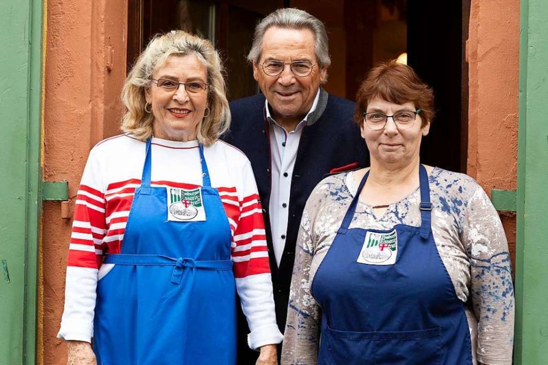 Die drei vom Essenstreff: ehrenamtlich...erin Marianne Boll-Egloff (von links).  | Foto: stefanie salzer-deckert