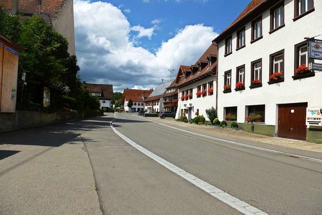 Das Gasthaus  Hirschen in Bachheim steht zum Verkauf.  | Foto: Karla Scherer