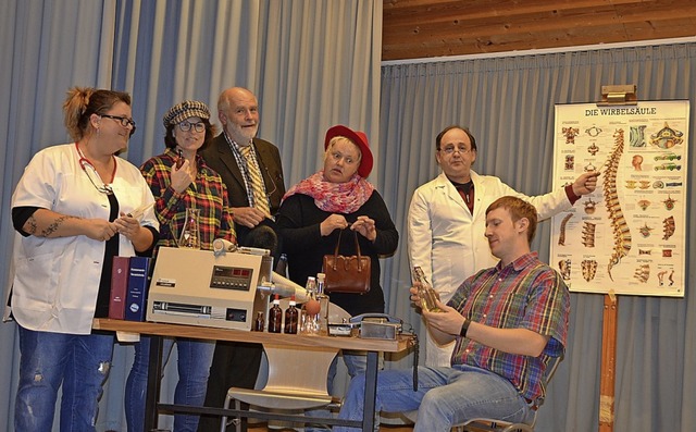 Der verrckte Professor mit Gattin und Patienten.   | Foto: Liane Schilling