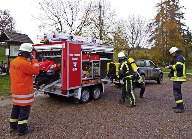Eine gelungene Herbstabschlussprobe absolvierte die Feuerwehrabteilung Boll.  | Foto: Cornelia Selz