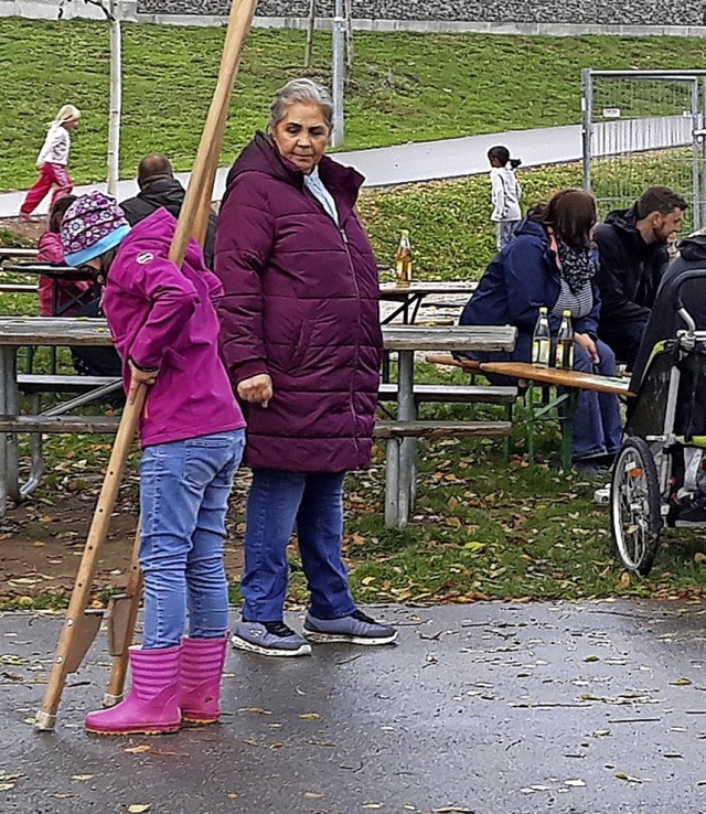 <BZ-FotoAnlauf>Sak:</BZ-FotoAnlauf> Be...chmittag gemeinsam auf dem Spielplatz.  | Foto: SAK