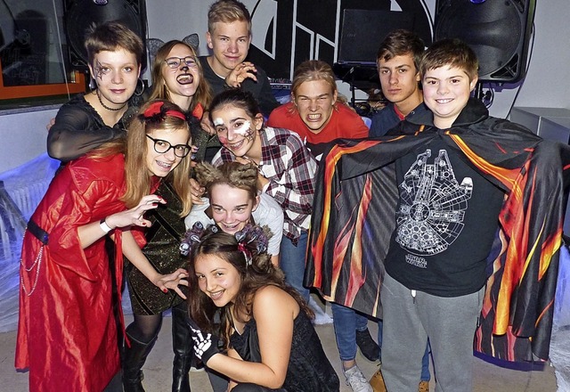 Zum Abschied gab&#8217;s in Merzhausens Jugendzentrum eine Halloween-Party.  | Foto: Claudia Bachmann-Goronzy