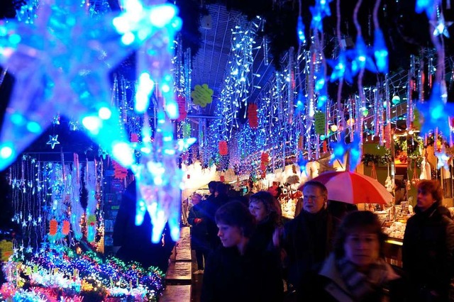 So wie auf dem Weihnachtsmarkt in Stra...oll es bald auch in New York aussehen.  | Foto: dpa