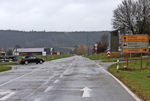 An der Ortseinfahrt Unadingen ist die ...etzt auf 70 Stundenkilometer begrenzt.  | Foto: Christa Maier