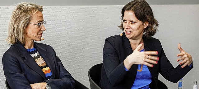 Zwei Frauen in Fhrungspositionen: Julia Jkel (links) und Juliane Seifert  | Foto: Markus Scholz (dpa)